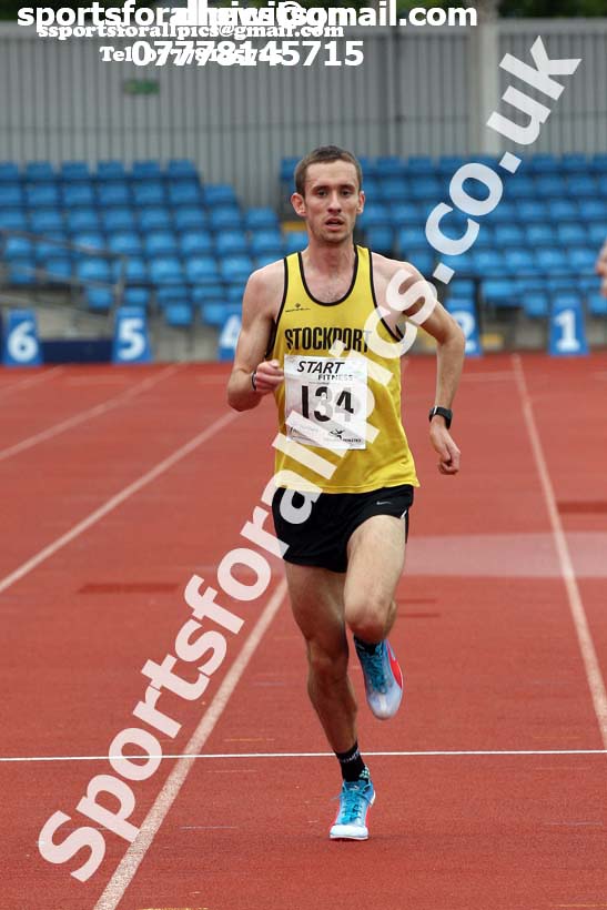Senior mens 5000 metres, Northern Senior and Under-20s Champs., SportsCity, Manchester. Photo: David T. Hewitson/Sports for All Pics